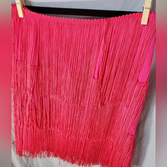 Showpo Siofra Hot Pink 4 Tier Fringe Mini Skirt Sz 0 - Picture 4 of 11